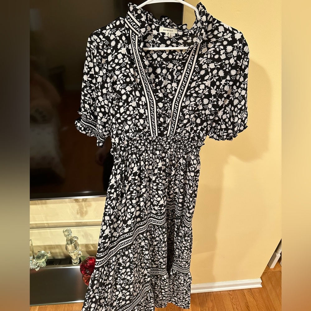 Maxi studio dress size women medium